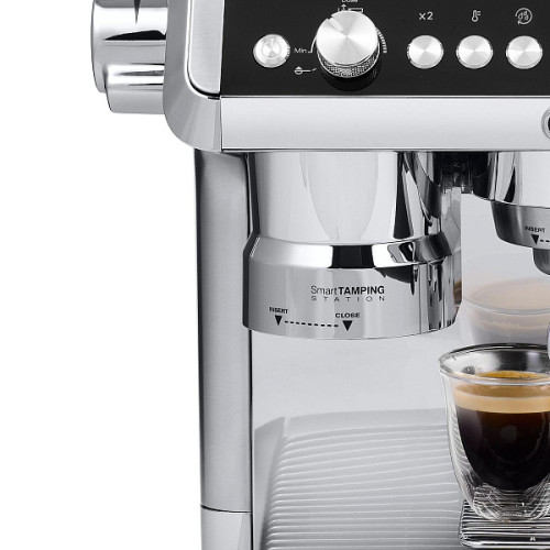 Рожковая кофеварка DeLonghi EC9865.M