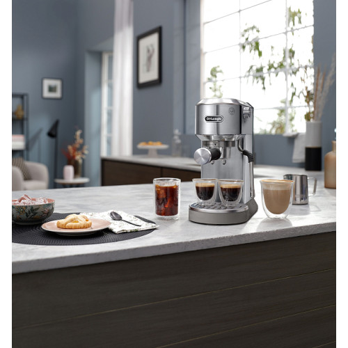 Рожковая кофеварка Delonghi EC890.M