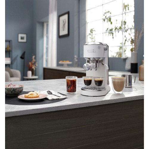 Рожковая кофеварка Delonghi EC890.WI