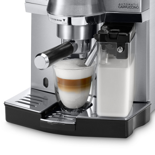 Рожковая кофеварка DeLonghi EC860.M