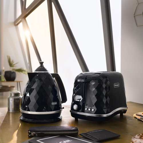 De’Longhi электрочайник KBJ2001.BK