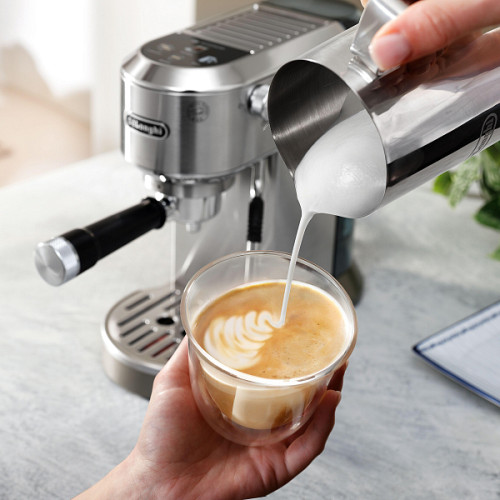 Рожковая кофеварка Delonghi EC890.M