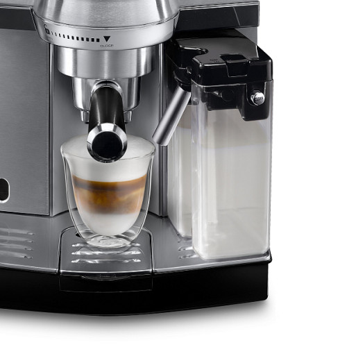 Рожковая кофеварка DeLonghi EC860.M