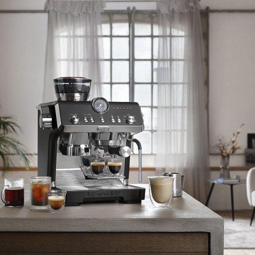 Рожковая кофеварка Delonghi EC9555.BK