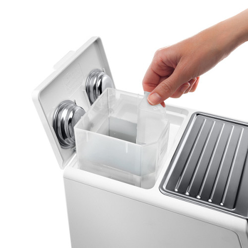 Рожковая кофеварка DeLonghi ECP33.21.W